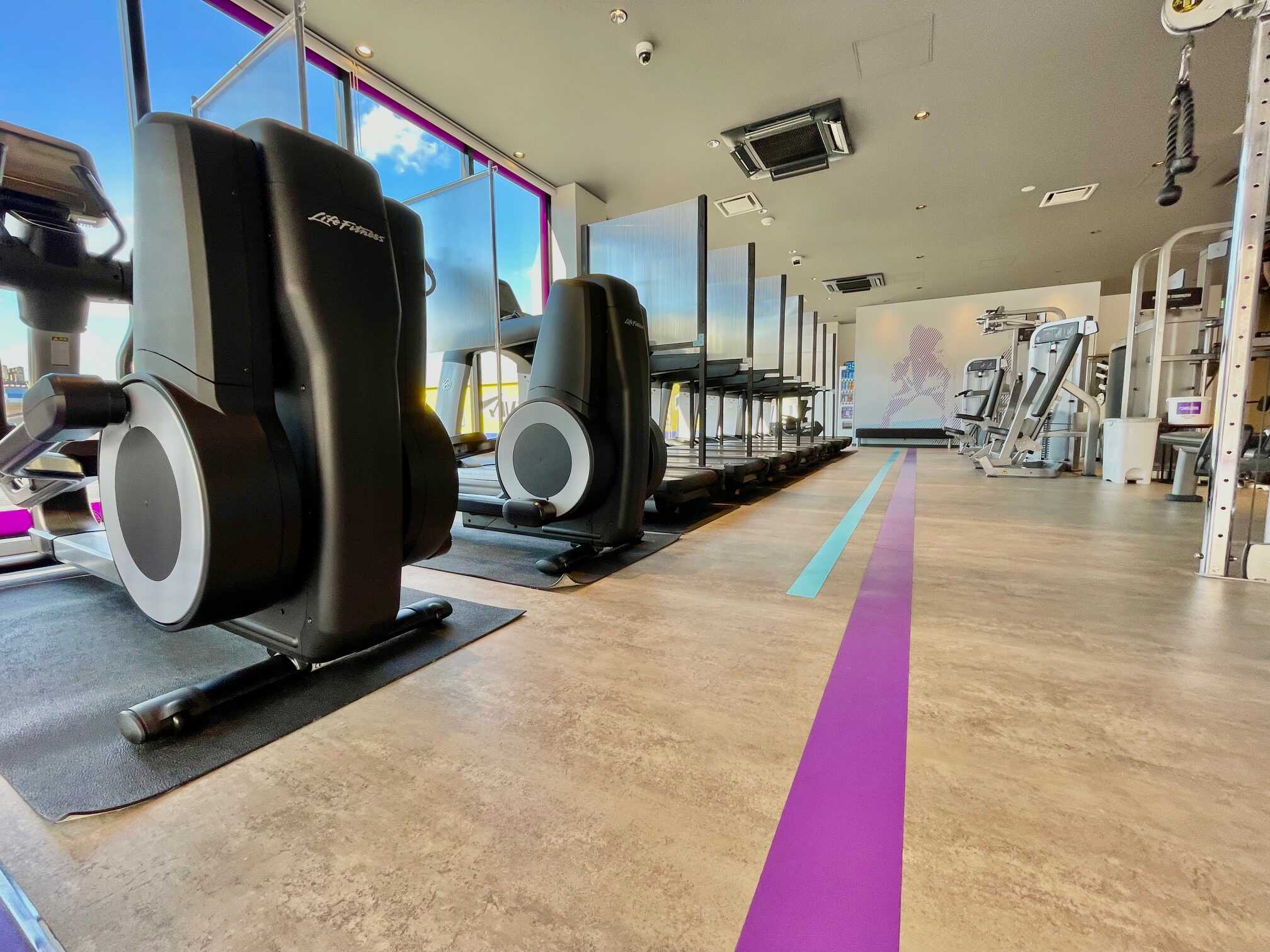 エニタイムフィットネス 旭店