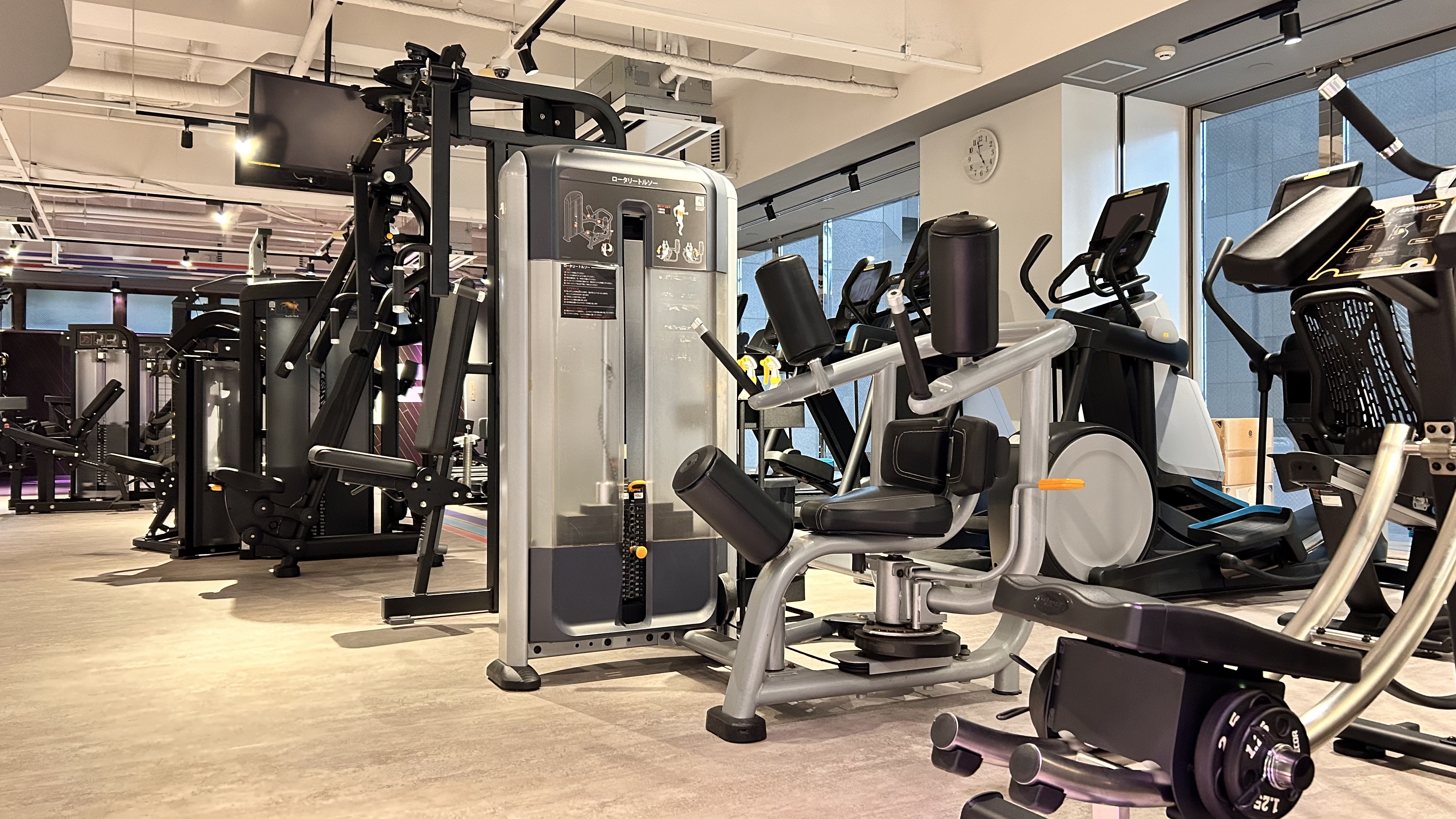 エニタイムフィットネス 新宿御苑前店