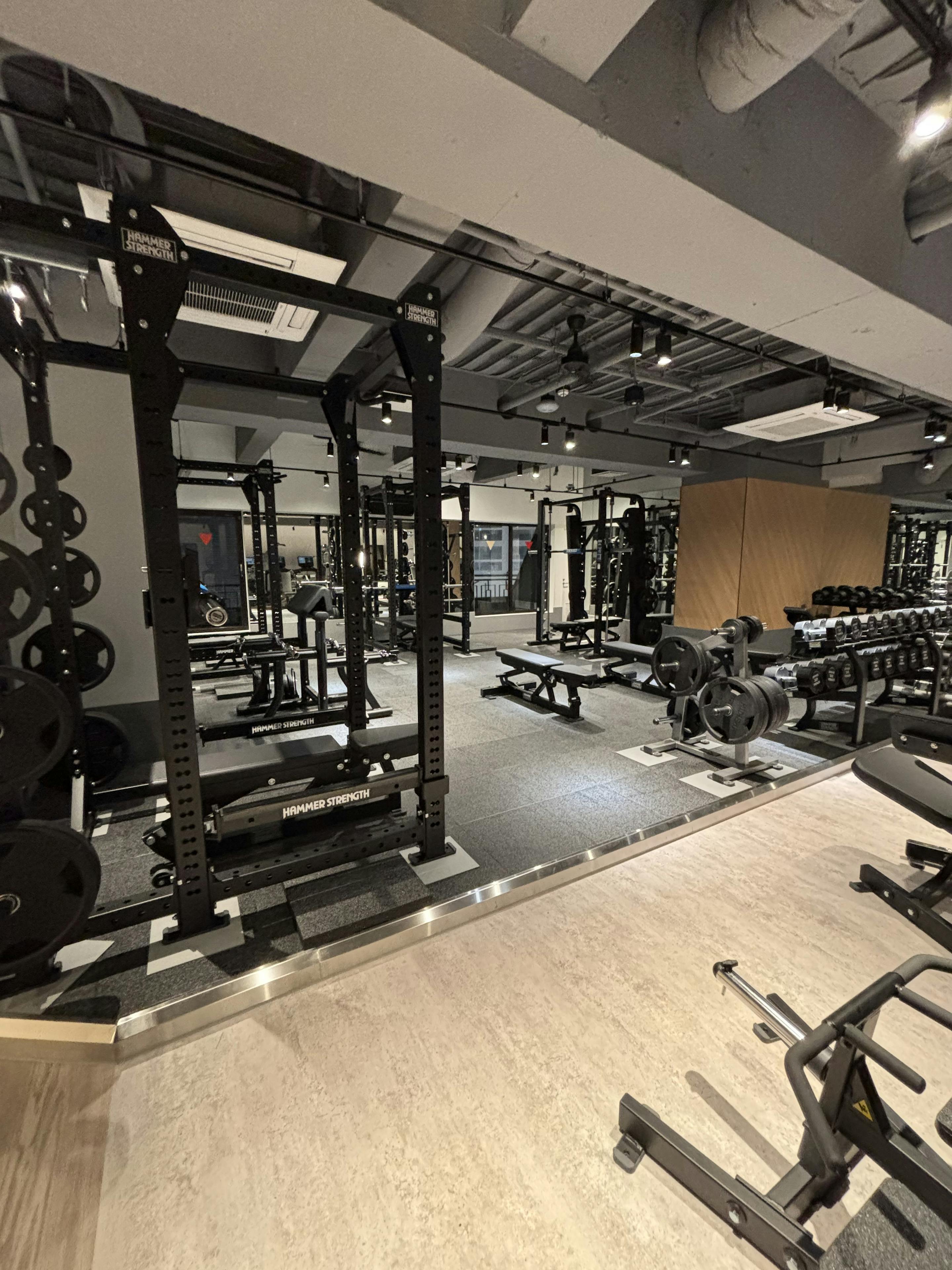 エニタイムフィットネス 神田東口店