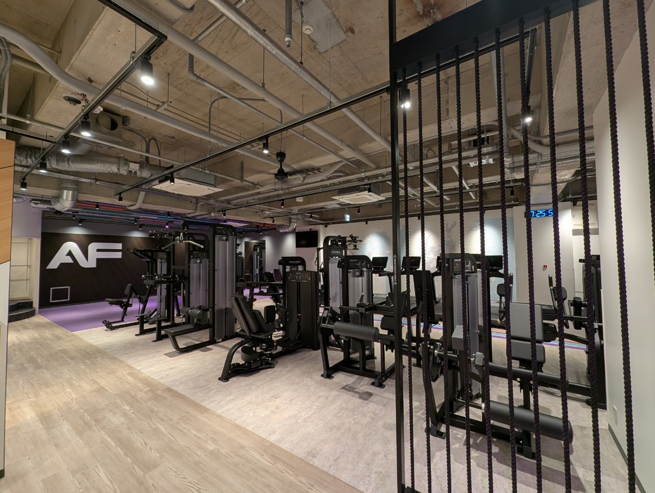 エニタイムフィットネス 川崎西口店