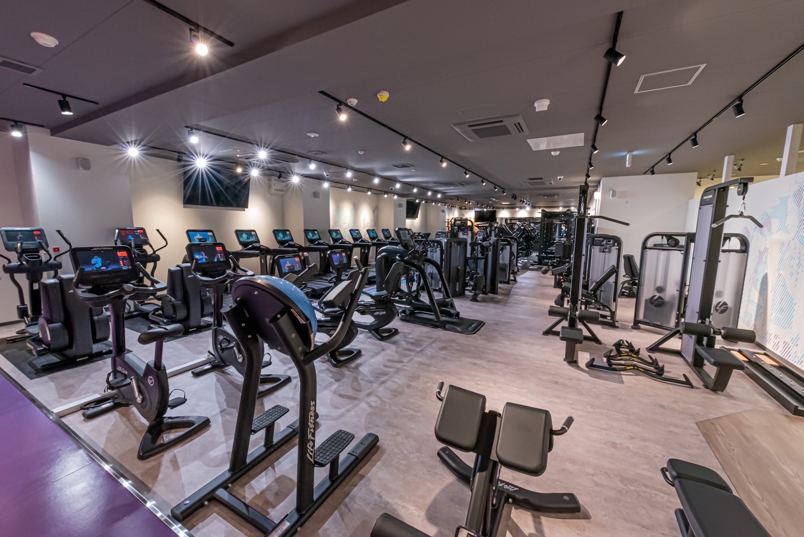 エニタイムフィットネス 大宮駅前店