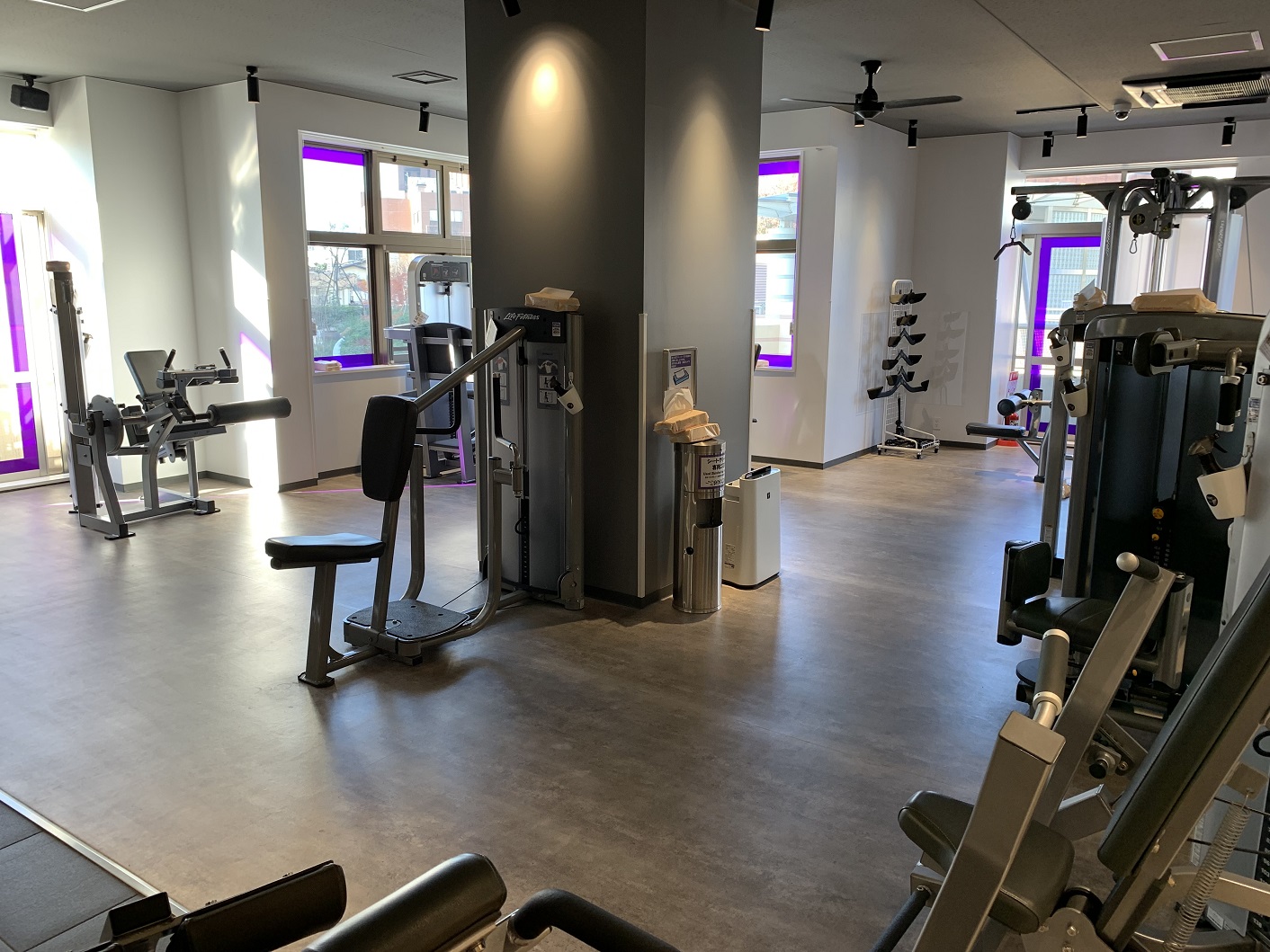 エニタイムフィットネス 新宿河田町店