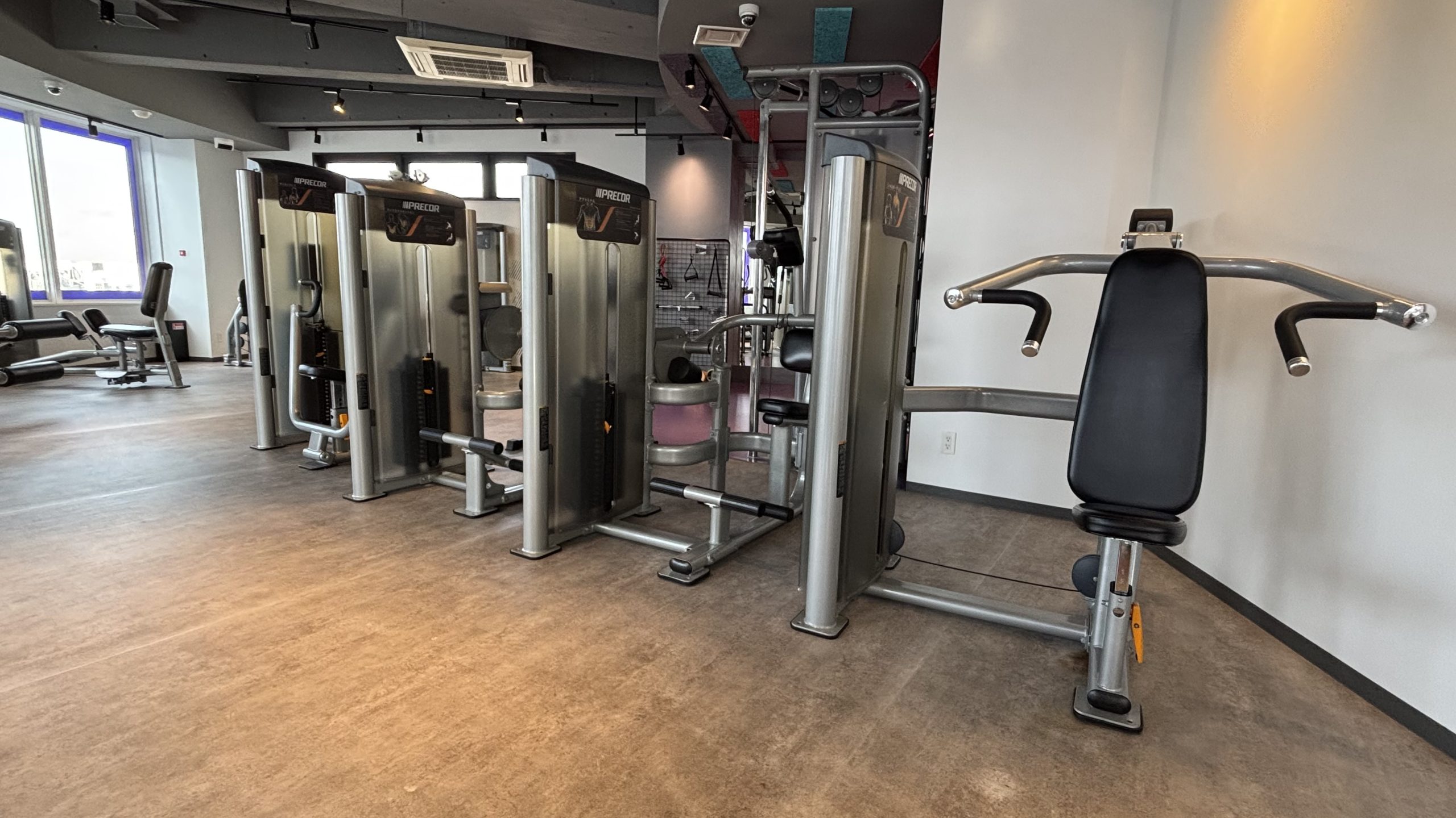 エニタイムフィットネス 横濱山下町店