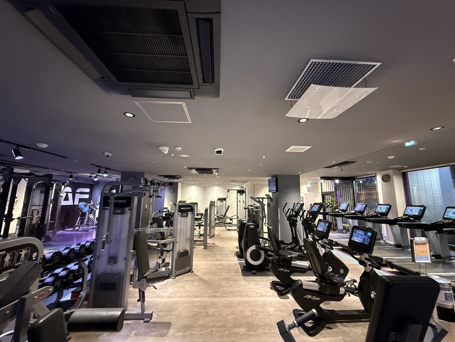 エニタイムフィットネス 横浜ポートサイド店