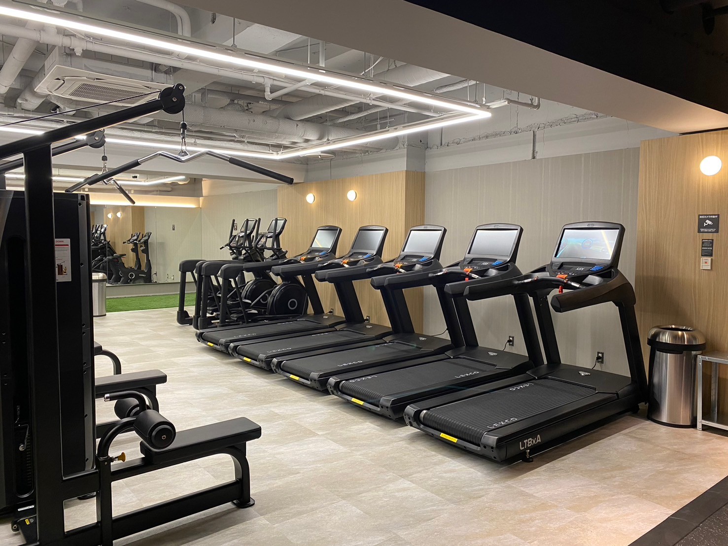 FIT PLACE24 新宿西口