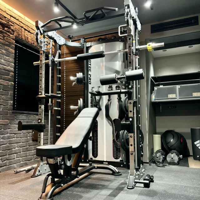 REAL WORKOUT 白金高輪店