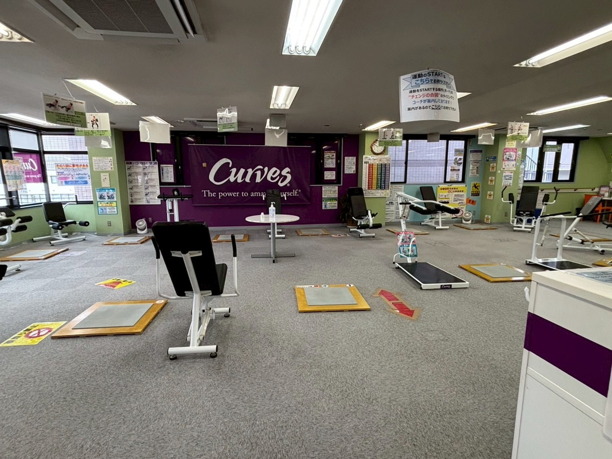 カーブス 鶴川駅前